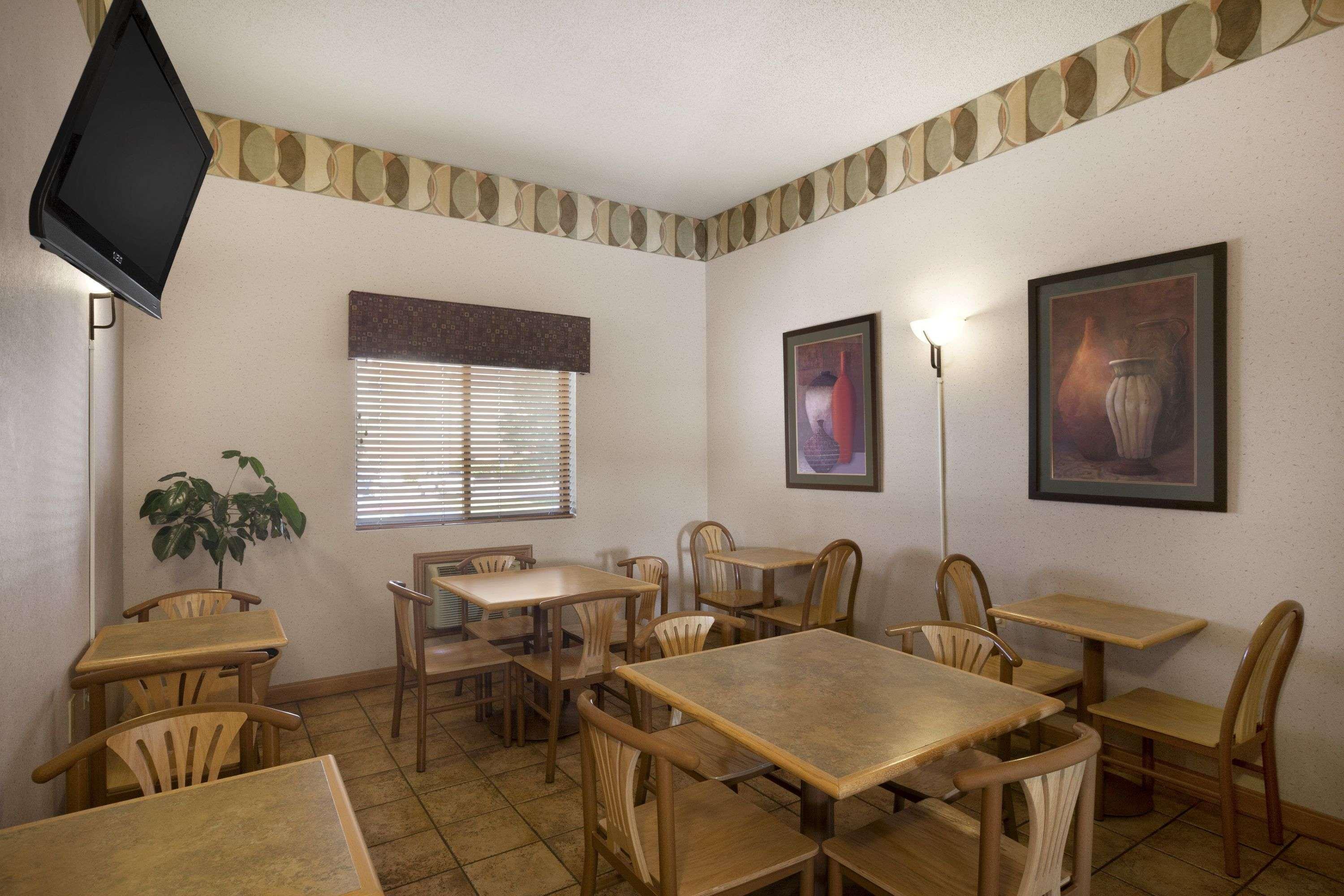 Super 8 By Wyndham Collinsville St. Louis Exterior foto